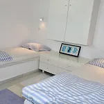 D - Kamari Village Apartmán *