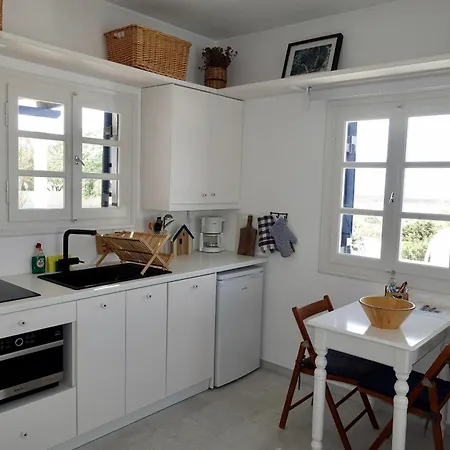 D - Kamari Village Apartment *