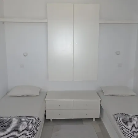 D - Kamari Village Apartment Aliko Beach